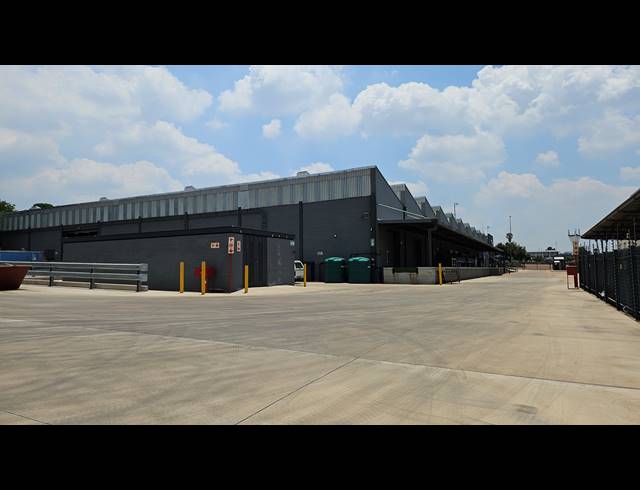 7,772M² WAREHOUSE TO LET IN ISANDO